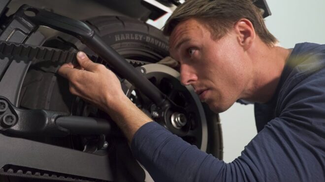 Clean a Serpentine Belt 1